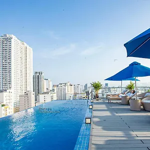 Grand Ocean Luxury Boutique - Infinity Rooftop Pool Hotel